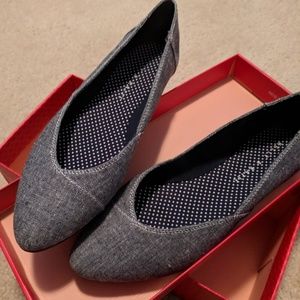NIB! Kelly & Kate Chambray shoes